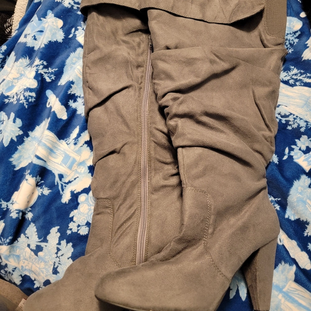 Torrid size 10 knee high boot